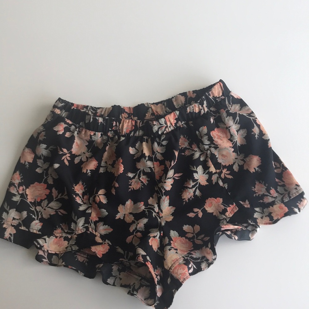 5|48 floral shorts